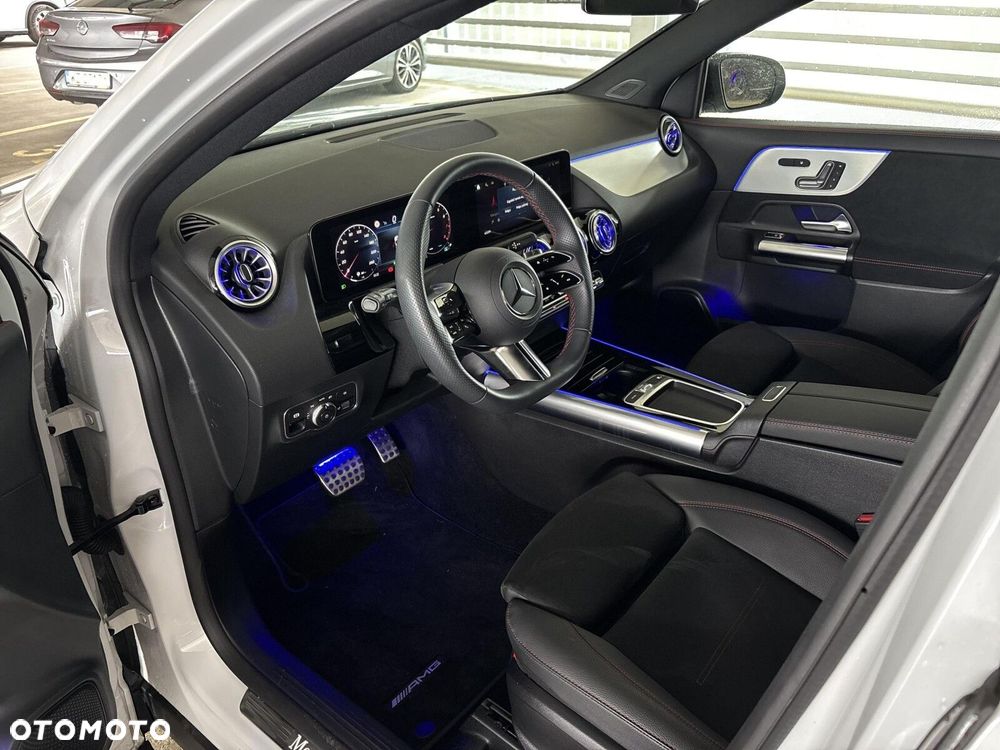 Mercedes-Benz GLA - 14