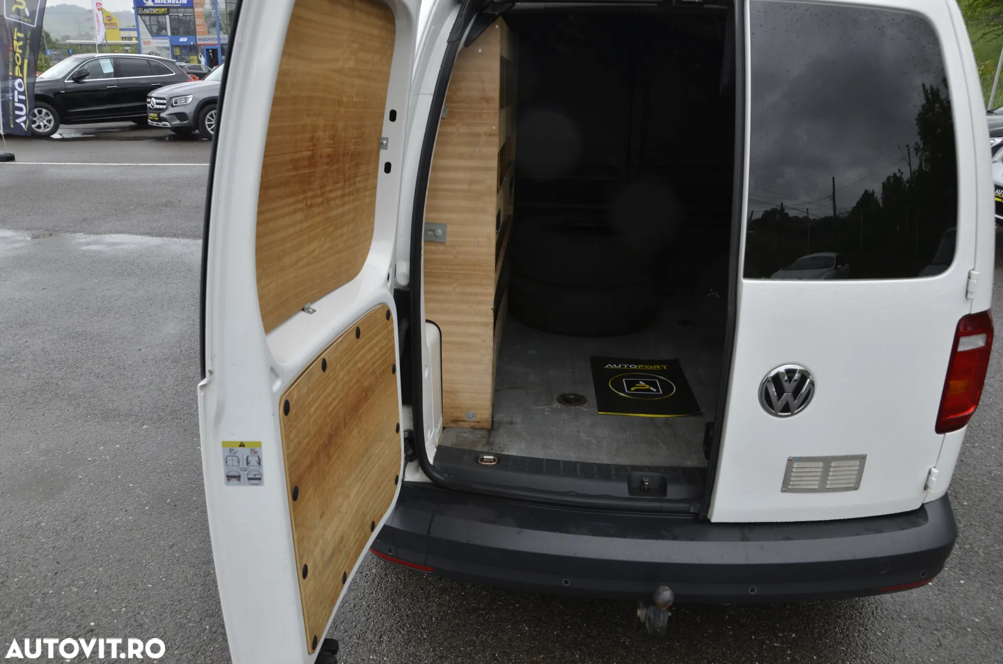 Volkswagen Caddy - 36