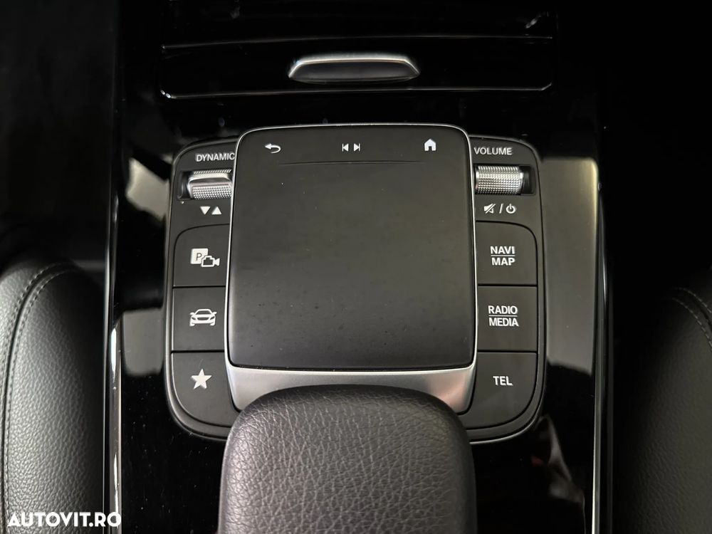 Mercedes-Benz A 200 Sedan 7G-DCT - 18