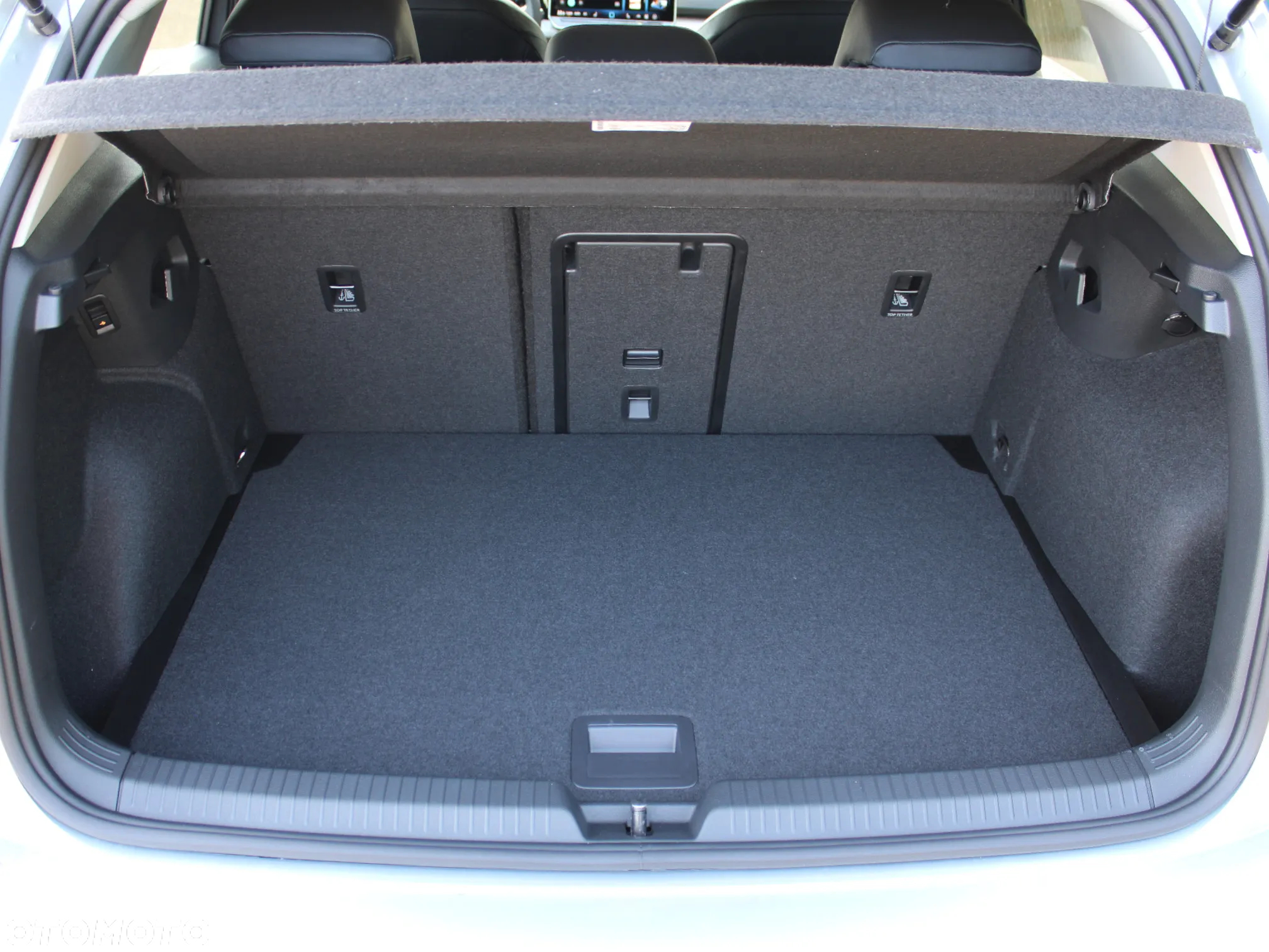 Volkswagen Golf VIII 1.5 TSI Special Edition - 22