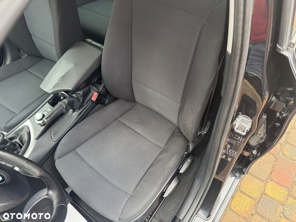 BMW Seria 1 120d - 23