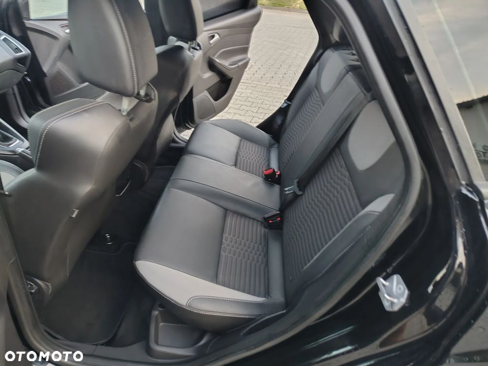Ford Focus ST - 15
