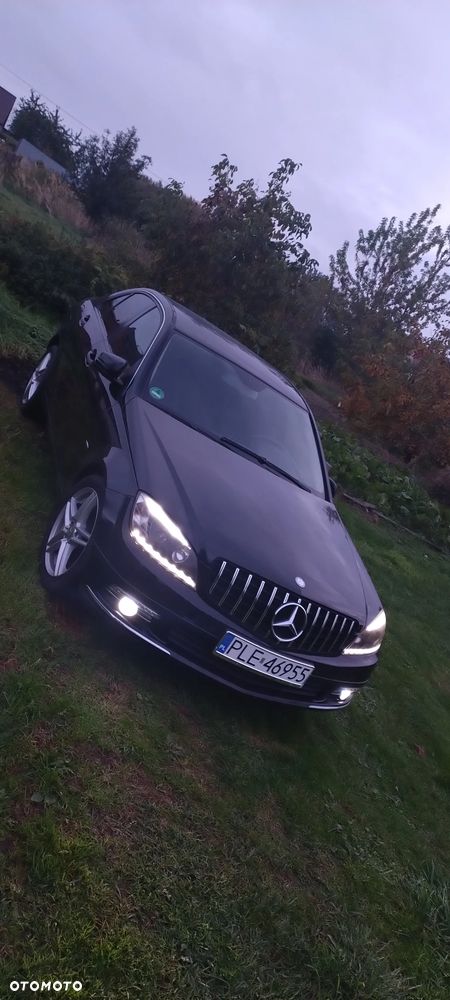 Mercedes-Benz Klasa C 180 CGI BlueEff Avantgarde - 3