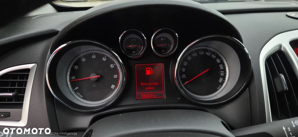 Opel Astra 2012