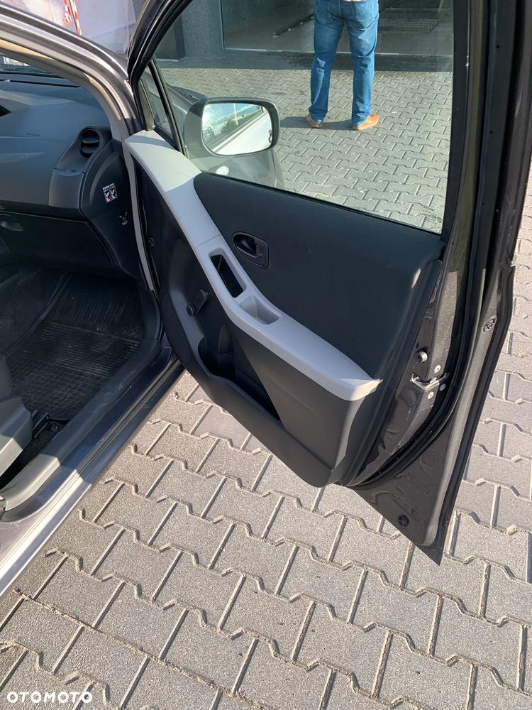 Toyota Yaris 1.3 Luna A/C - 10