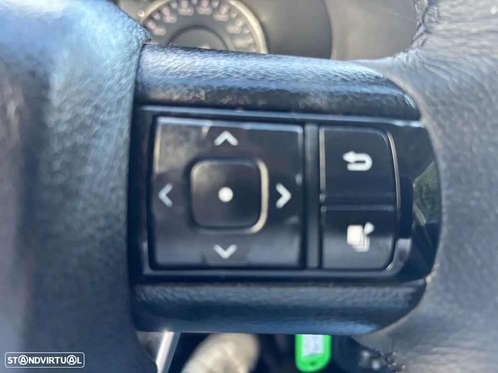 Toyota Hilux 2.4 D-4D 4WD CD CM - 30