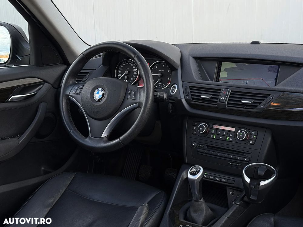 BMW X1 xDrive18d - 13