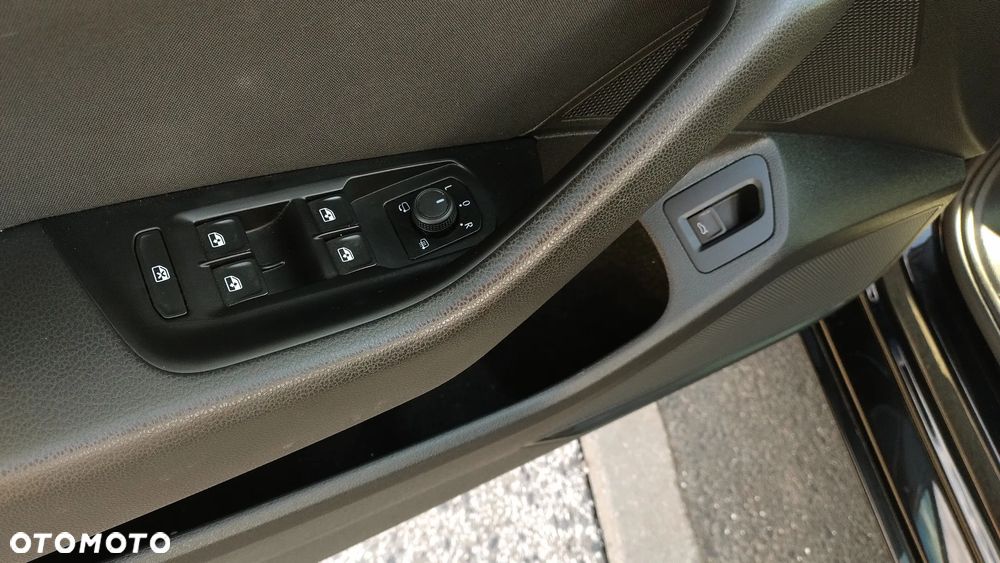 Skoda Superb 2.0 TDI SCR Ambition DSG - 19