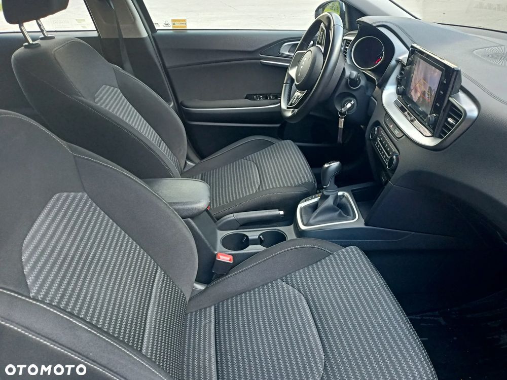 Kia Ceed 1.5 T-GDI M - 12