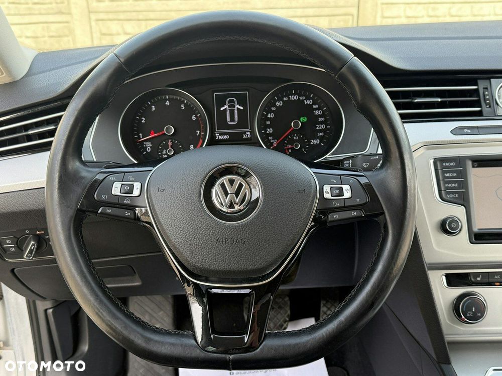 Volkswagen Passat - 6