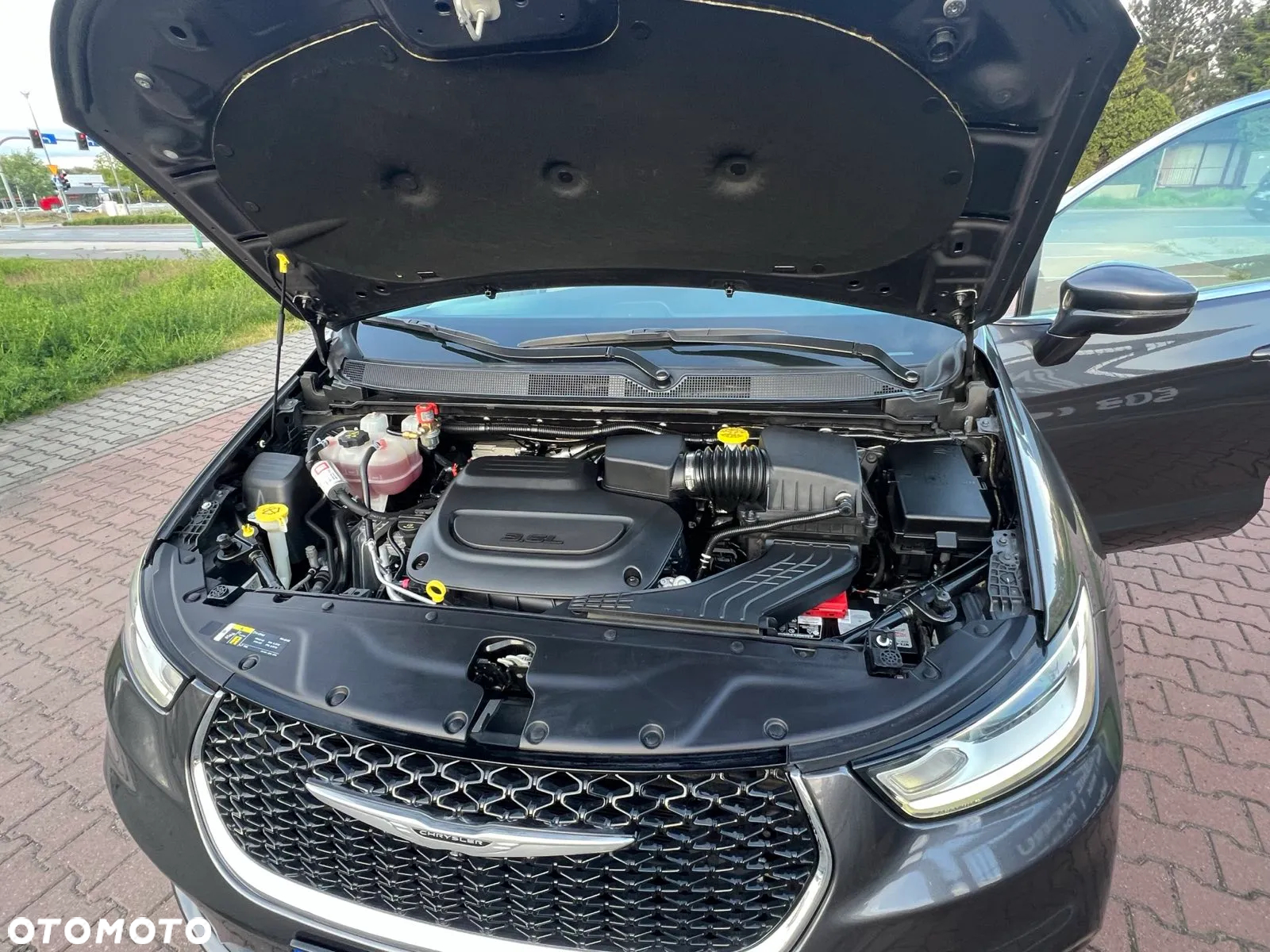 Chrysler Pacifica - 6