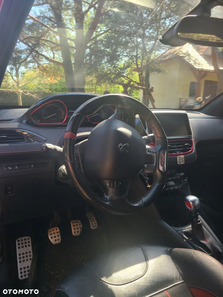 Peugeot 208 GTI 200 THP - 10