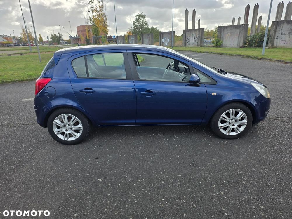 Opel Corsa 1.4 16V Cosmo - 17