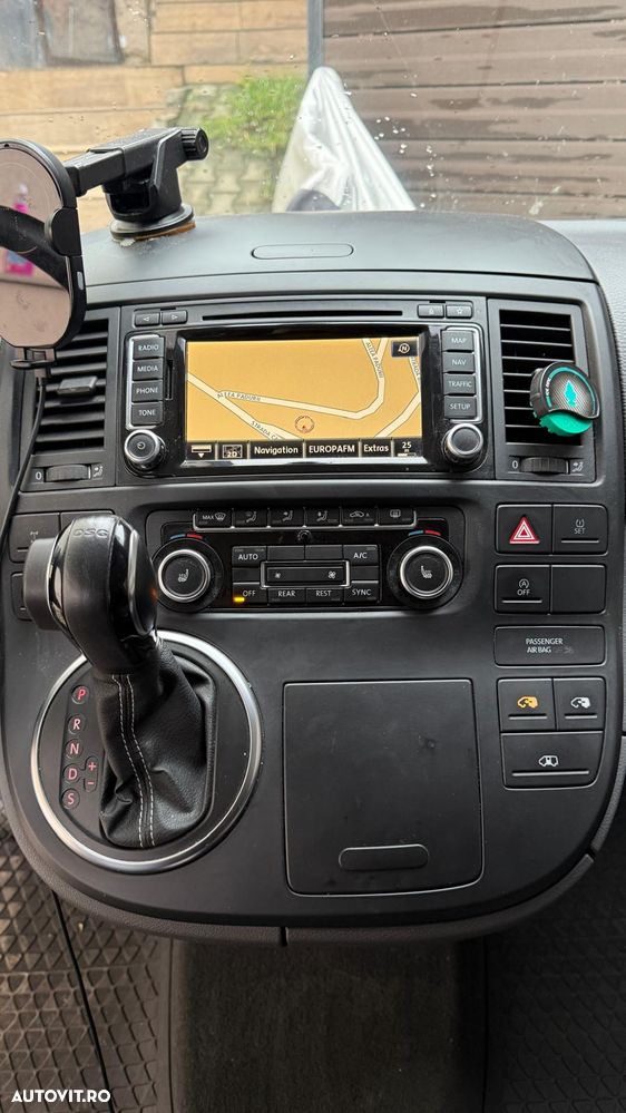 Volkswagen Multivan - 15
