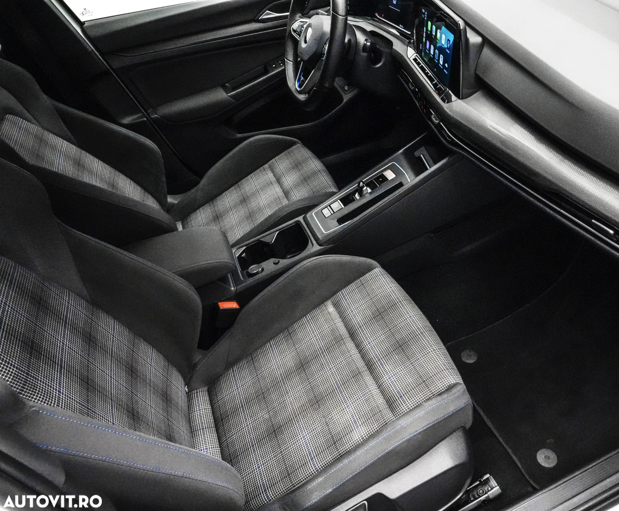Volkswagen Golf GTE - 12