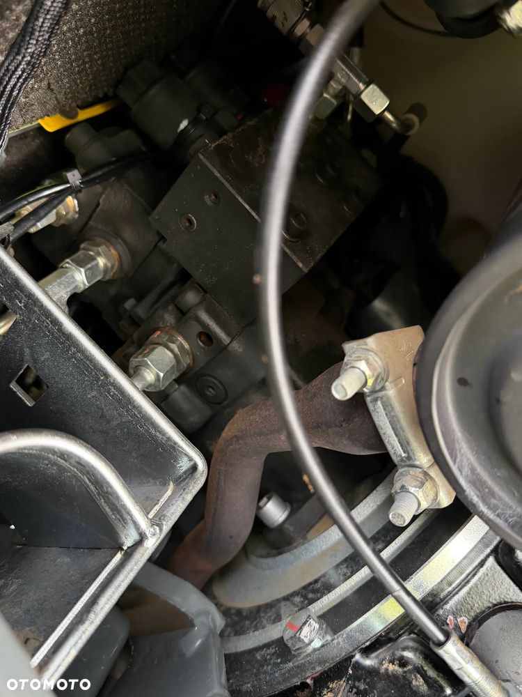 Wacker Neuson ET24 Koparka Gąsienicowa 2,6 tony. z VDS. 2021rok- 2300 Mtg Poziomowanie VDS silnik Yanmar. Maszyna Pochodzi z Norweskiej szkółki roślinnej. 2x drzwi ORYGINAŁ. Jak Nowa z salonu zero luzów i wycieków. Aktualna DEKRA. 2x oryginalna Łyżka. Szybka wolna jazda. Dodatkowe Linie Hydrauliczne na młot i wiertnice. Zaczep kulka na lemieszu. OKAZJA - 17
