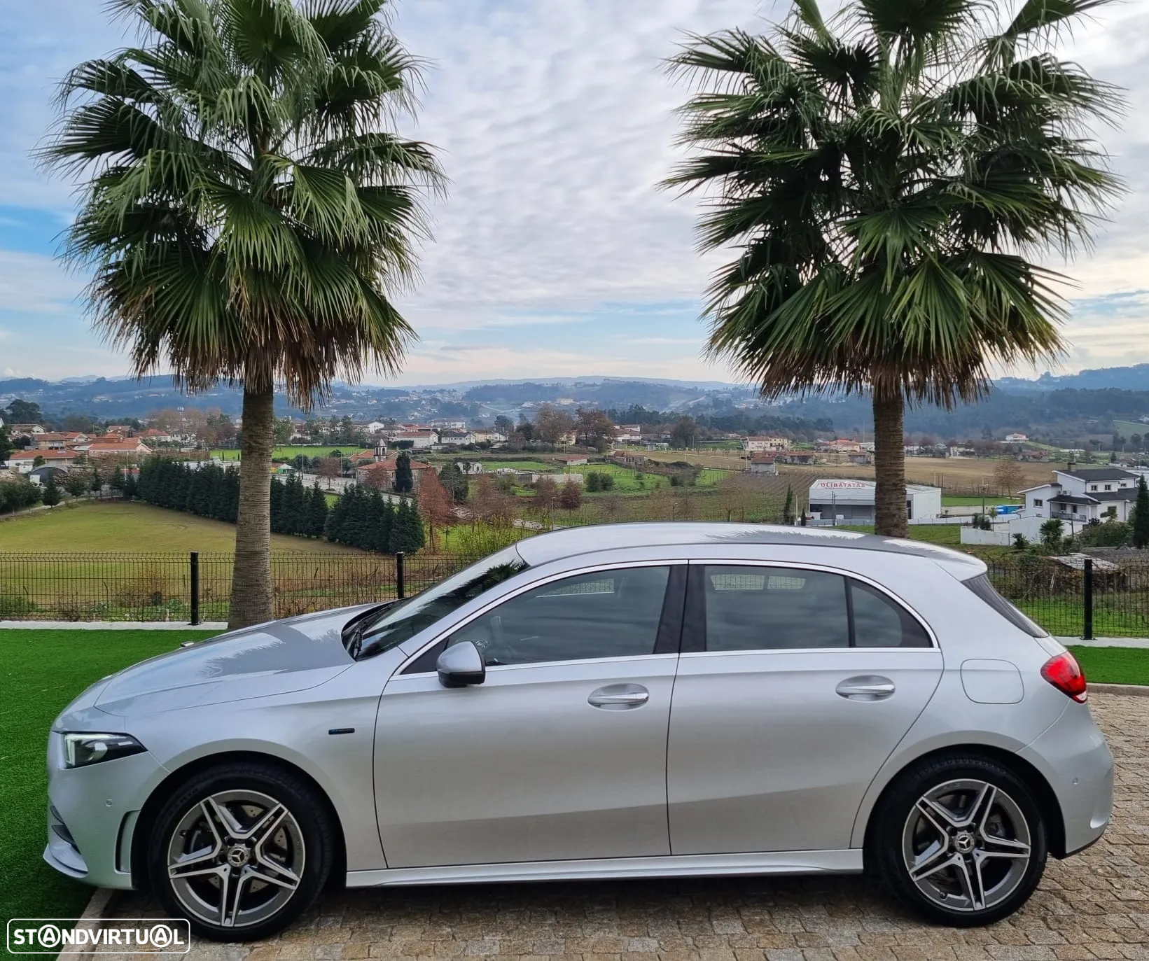 Mercedes-Benz A 250 e AMG Line - 17
