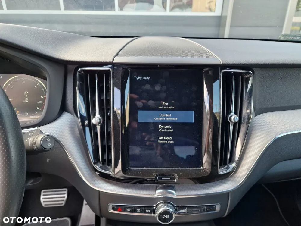 Volvo XC 60 D4 R-Design - 38