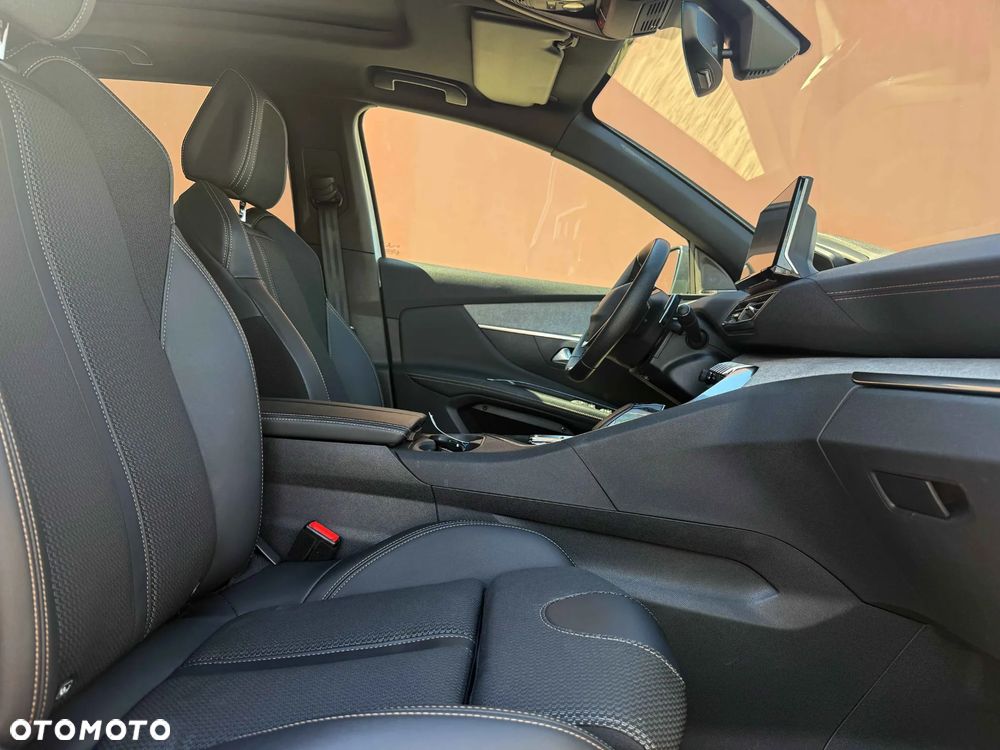 Peugeot 3008 1.6 PureTech HYbrid GT S&S EAT8 - 5