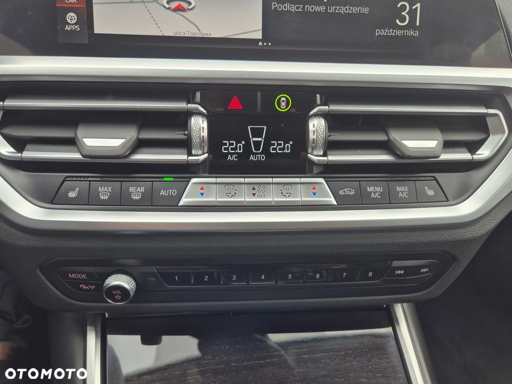 BMW Seria 3 318d Touring Luxury Line - 16