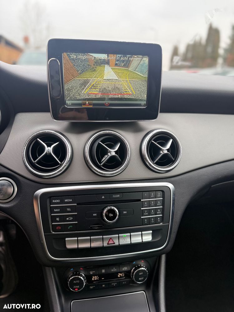 Mercedes-Benz CLA 200 d 7G-DCT Urban - 8