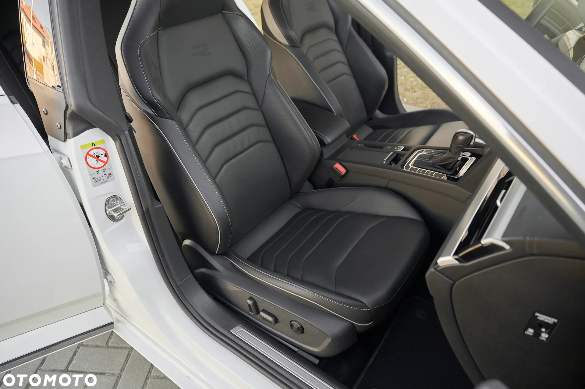 Volkswagen Arteon 2.0 TDI R-Line DSG - 34
