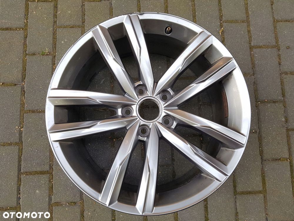 vw passat b8 felga aluminiowa 18 cali 3g0601025h - 1