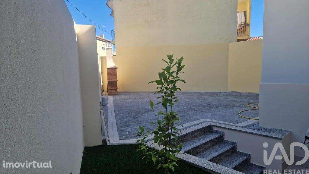 Casa / Villa T5 em Valado dos Frades de 230,00 m2 - Grande imagem: 2/28