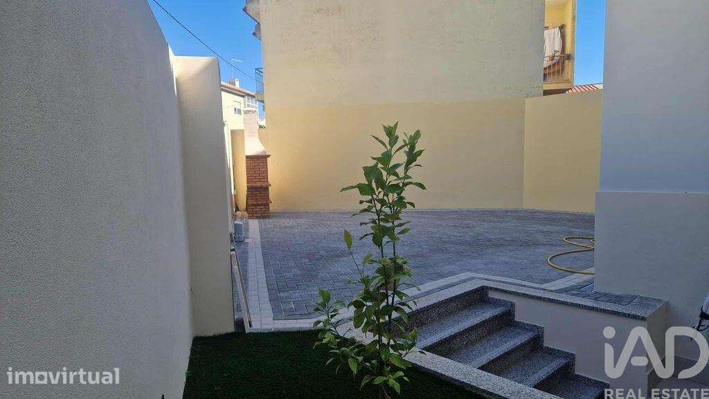 Casa / Villa T5 em Valado dos Frades de 230,00 m2 - Grande imagem: 2/28