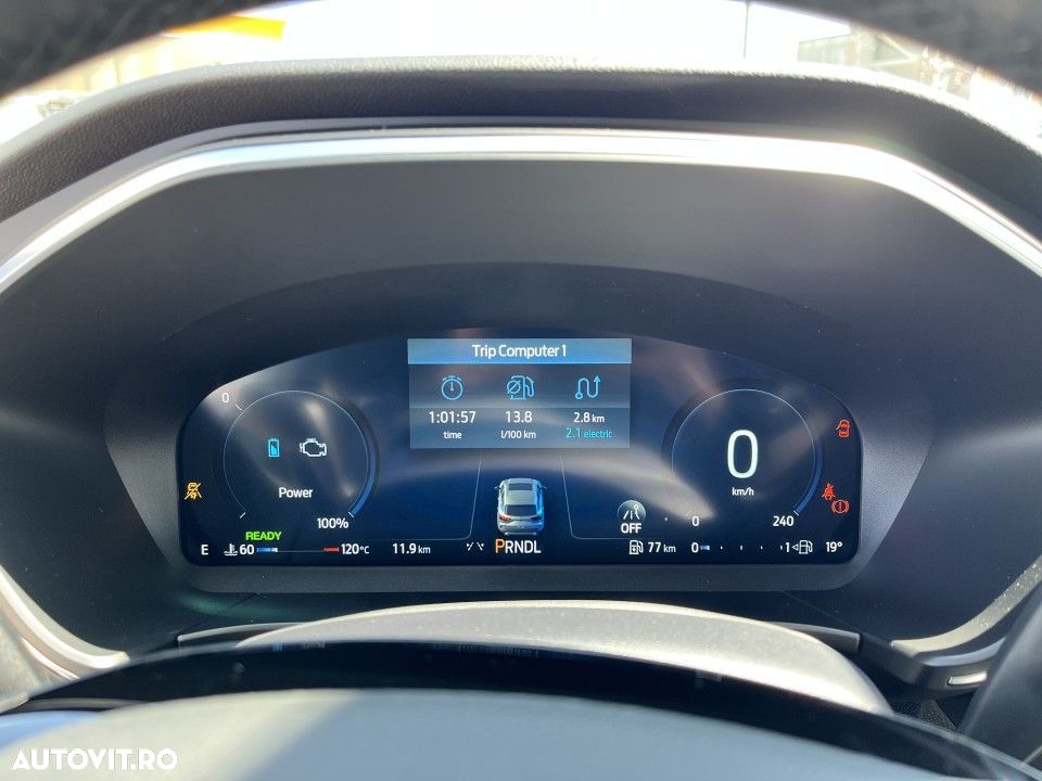 Ford Kuga - 12