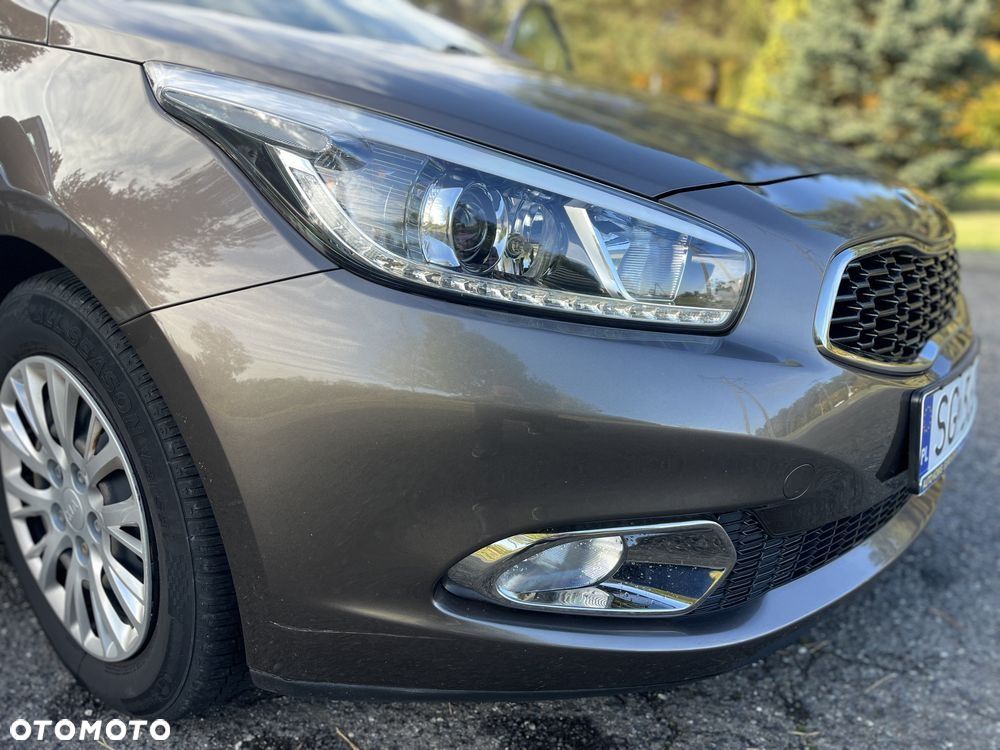 Kia Ceed 1.6 GDI ISG Spirit - 27