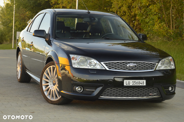 Ford Mondeo V6 ST 220