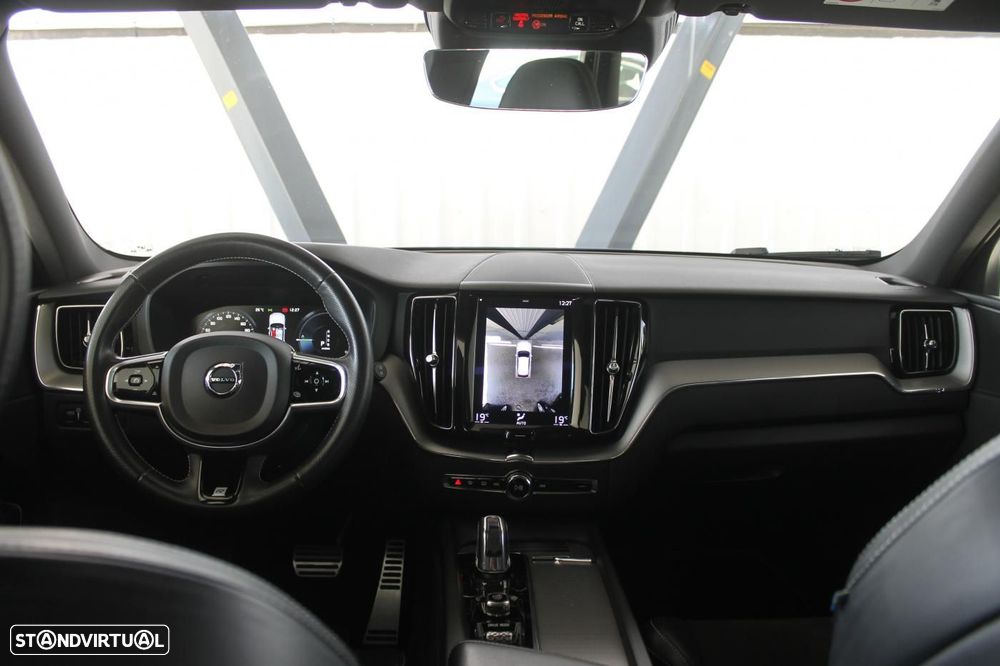 Volvo XC 60 2.0 T8 PHEV R-Design AWD - 10