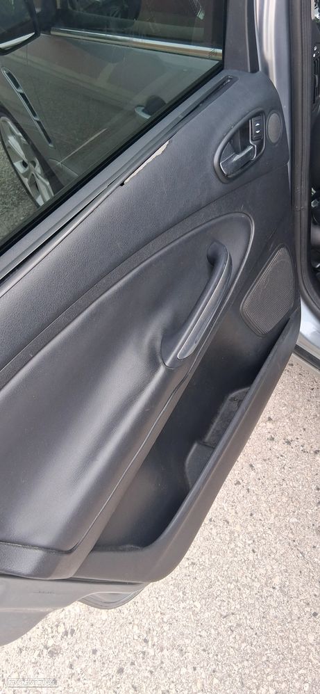 Ford S-Max 2.2 TDCi Titanium 7L - 8