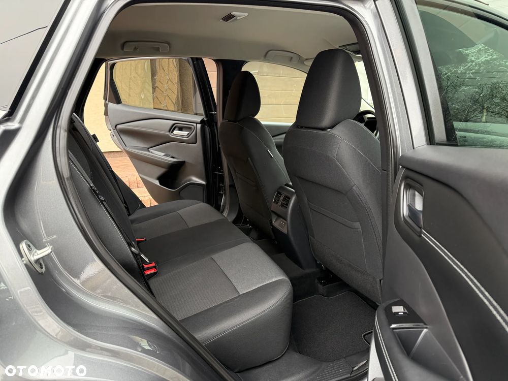 Nissan Qashqai 1.3 DIG-T N-Connecta DCT - 25