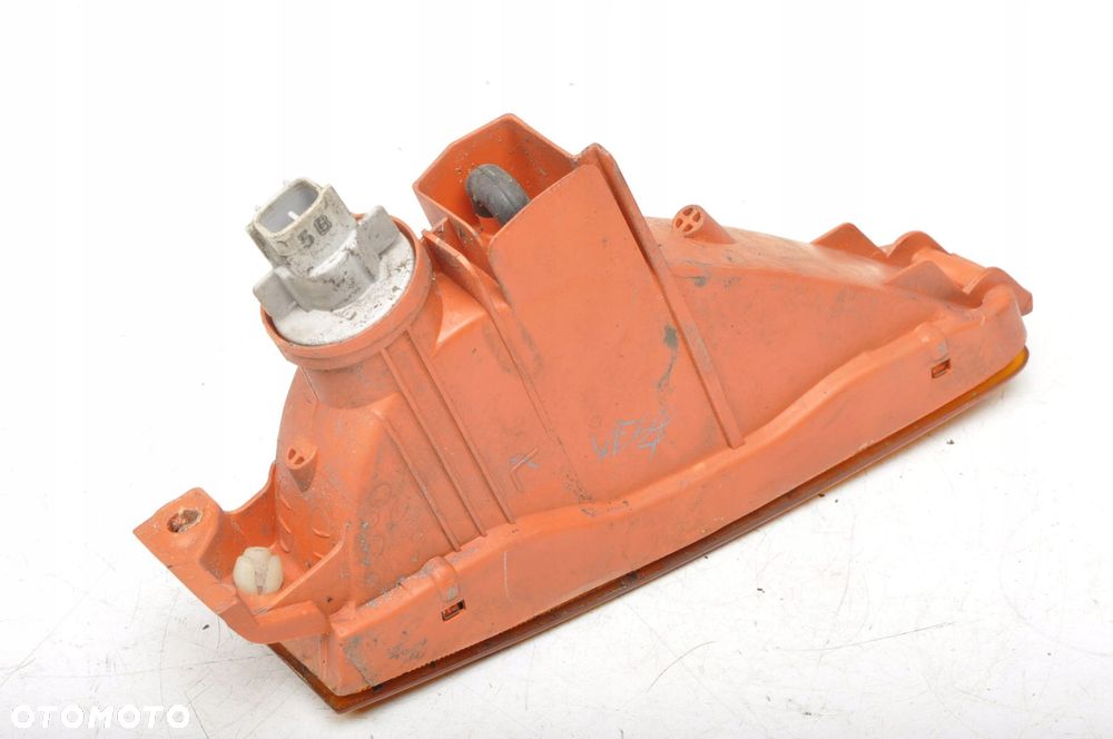 LEXUS LS II KIERUNKOWSKAZ LEWY - 5