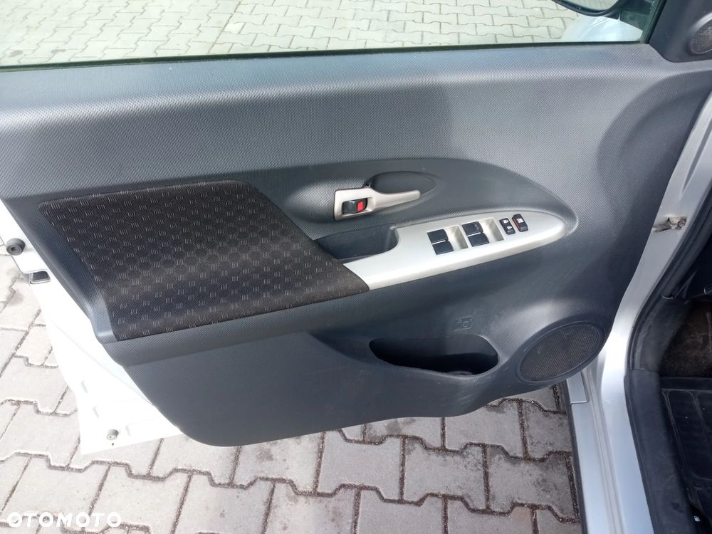 Toyota Urban Cruiser 1.33 Sol - 8