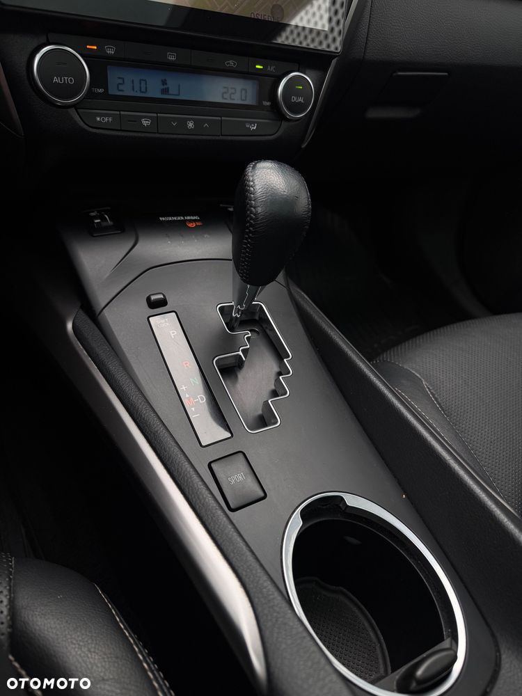 Toyota Avensis 2.0 Premium MS - 29