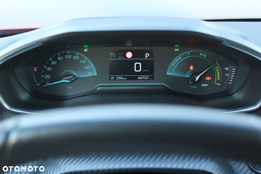 Peugeot 2008 - 11