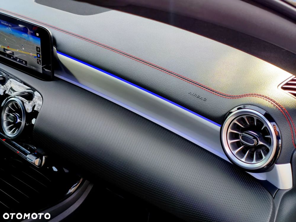 Mercedes-Benz CLA 250 E AMG Line 8G-DCT - 13