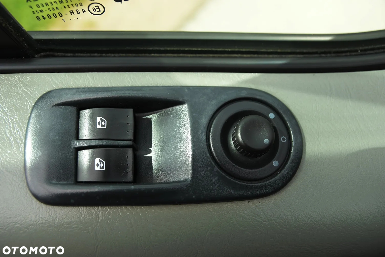 Opel Vivaro - 24