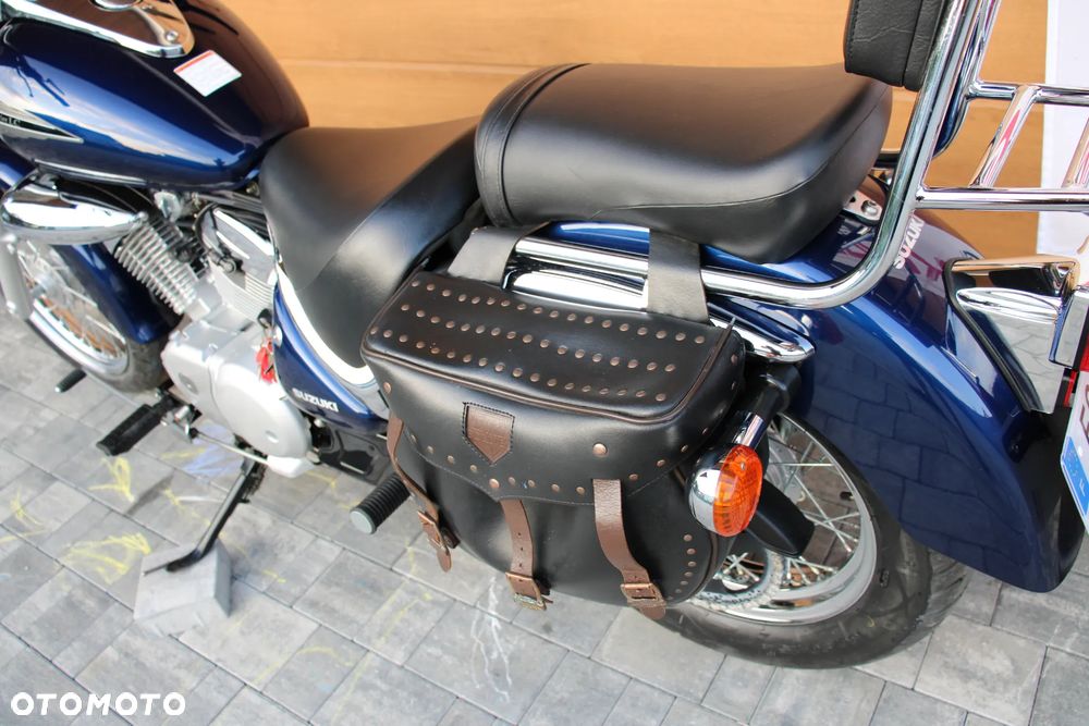 Suzuki Intruder - 35