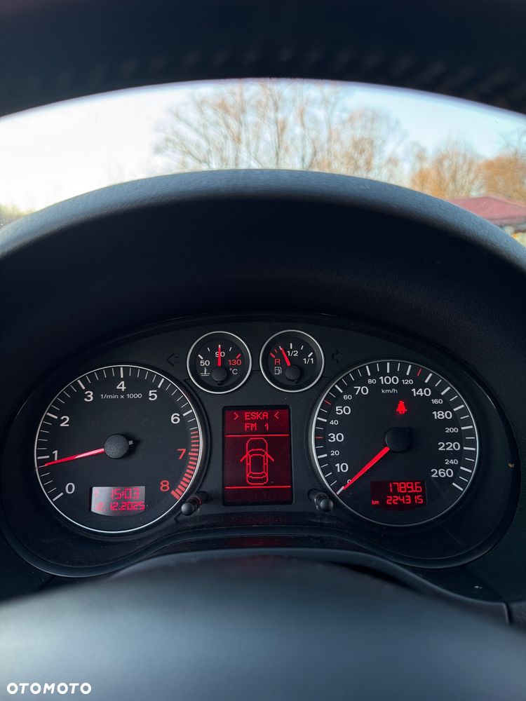 Audi A3 3-drzwiowe 1.6 Ambition - 10