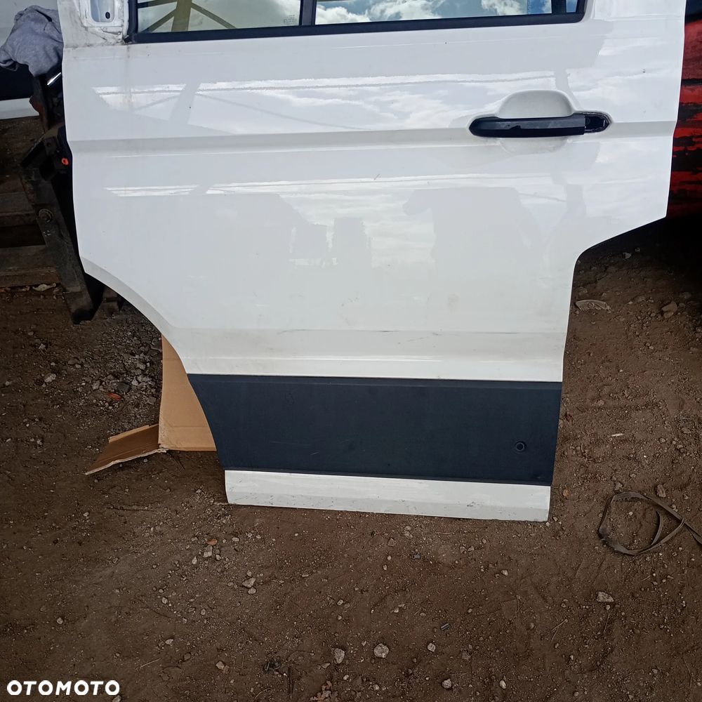 Drzwi przednie lewe Crafter II w kolor - 2