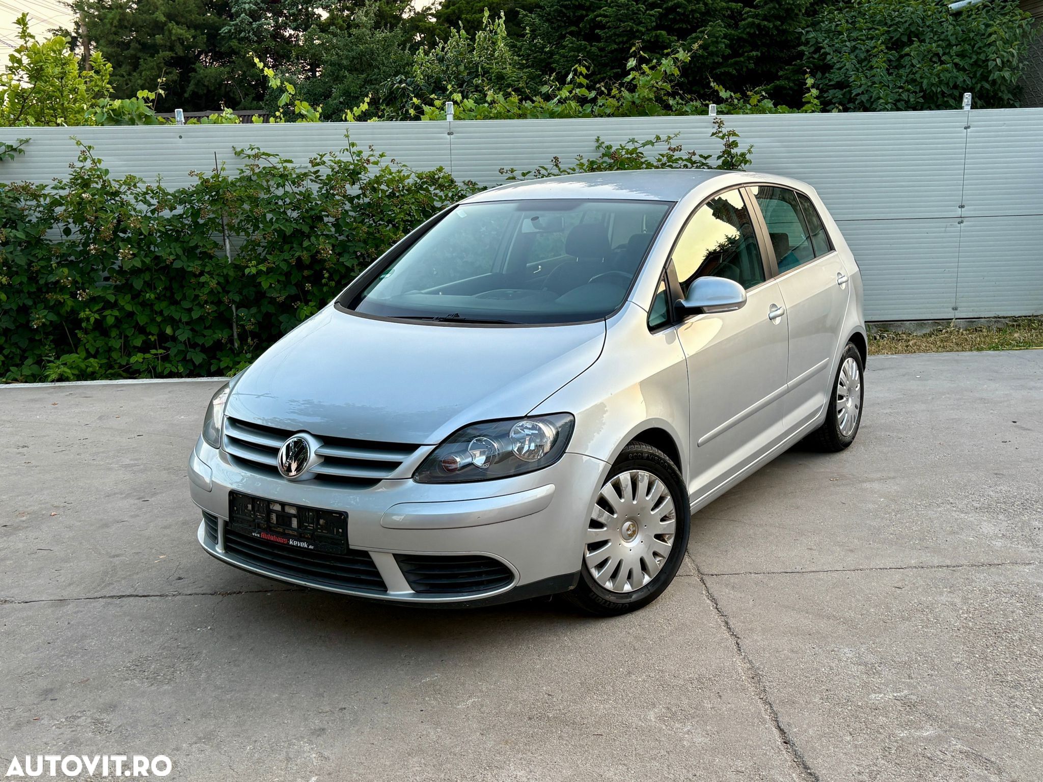 Volkswagen Golf Plus 1.6 FSI Comfortline Tip. - 1