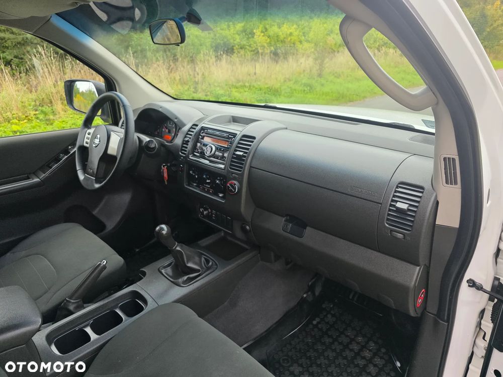 Nissan Navara 2.5 D SE - 18