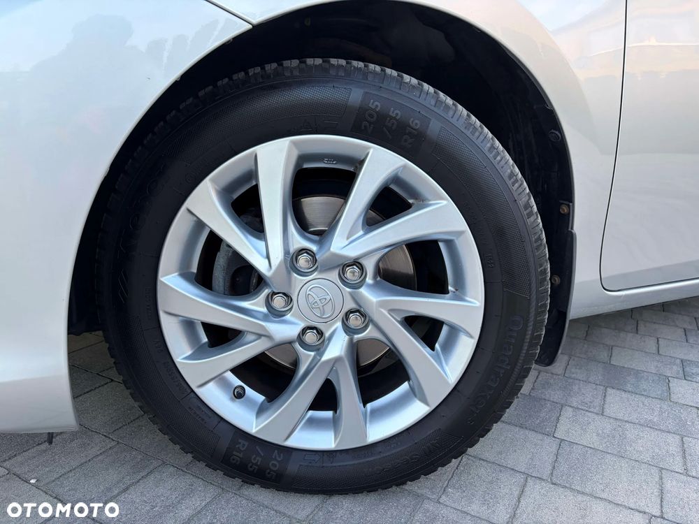 Toyota Auris 1.6 Premium - 17