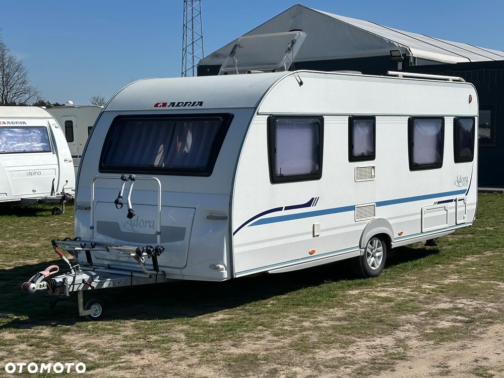 Adria ADORA 542 UT z napędem, nową markizą i dużą łazienką. - 3