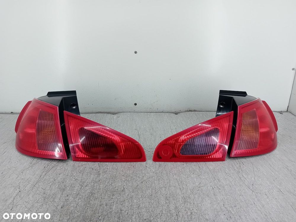 LAMPY TYŁ KOMPLET MITSUBISHI COLT VI MR957365  MR957366  MN105623  MN105626 - 1