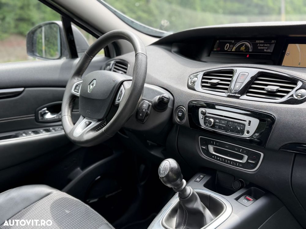 Renault Grand Scenic - 12